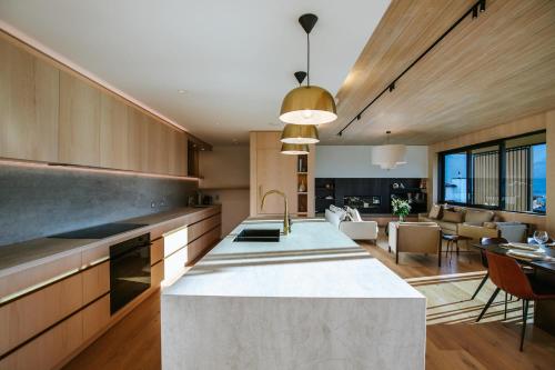 Four-Bedroom Holiday Home image 9