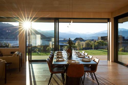 Four-Bedroom Holiday Home image 2