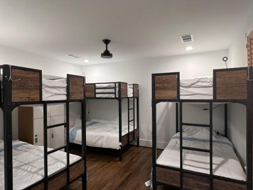 MyCrib Houston Hostel in Houston, USA