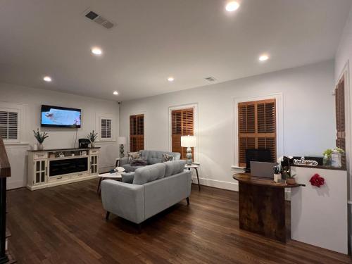 jaettu olohuone/TV alue, MyCrib Houston Hostel in Houston (TX)