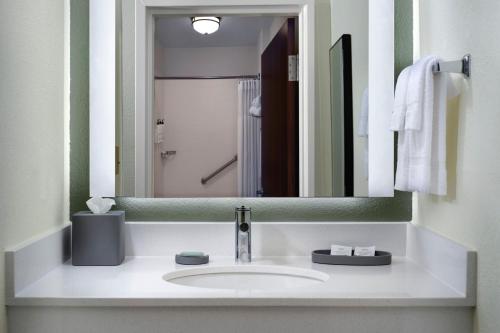 SpringHill Suites Nashville MetroCenter - image 12