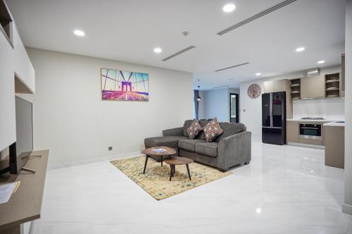 URBAN PALACE - image 2