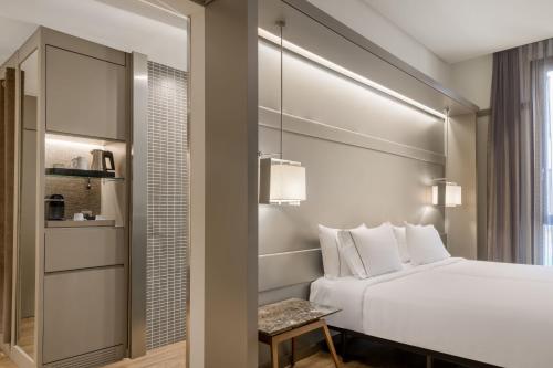 AC Hotel Recoletos - image 12