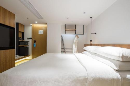 Standard Queen Room room in Fairfield by Marriott Guangzhou Tianhe Park