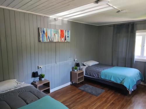 2 double beds
