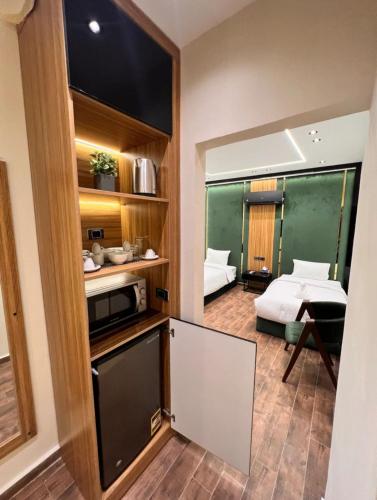 Elite Boutique Hotel - Tap to explore photos