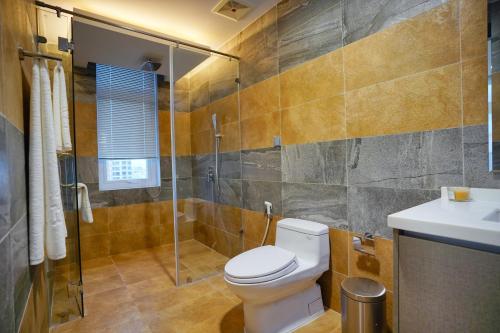 room detail thumbnail 2