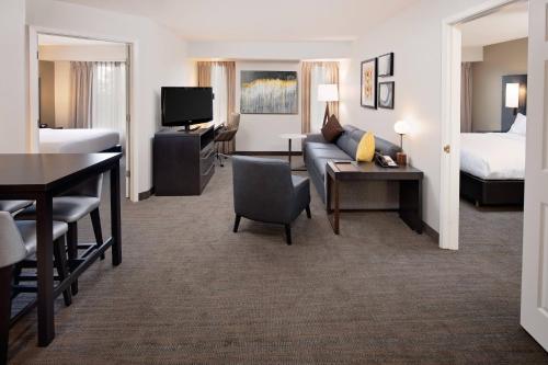 2 bedrooms, 3 beds