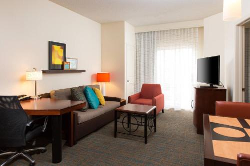Residence Inn Kansas City Airport - image 9