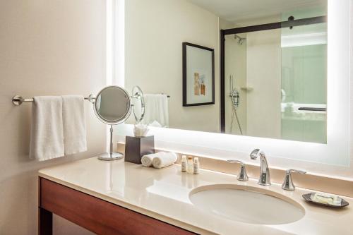 Sheraton Boston Needham Hotel - image 10