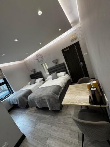 Chambre quadruple, salle de bain privée