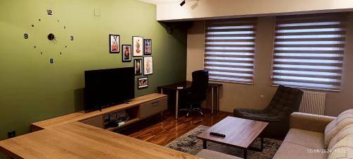 Spacious, Modern Apartment with a Great View, Skopje