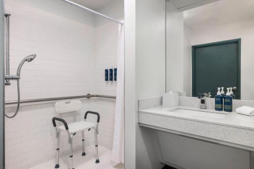 Four Points by Sheraton Greensboro Airport - image 11