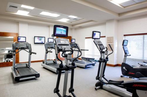 SpringHill Suites Hampton - image 7