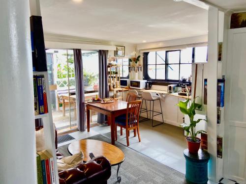 Létesítmények, Bilbos Cottage at Little Bird in Smithton