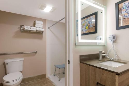 Queen Room with Two Queen Beds - Accessible/Non Smoking