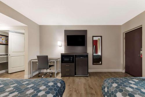 Econo Lodge Inn & Suites on the River in Gatlinburg, USA