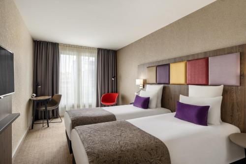 Superior Twin Room image 4