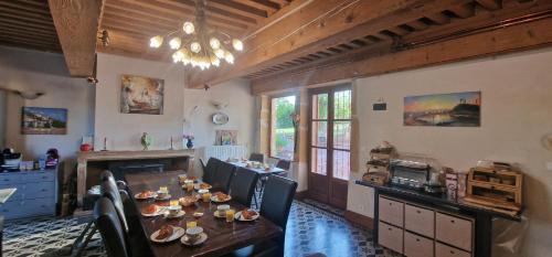Food and beverages, Le Relais Des Dames near Albigny - Neuville Train Station (Albigny-sur-Saône)