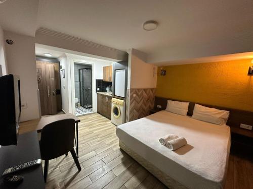 Double Room with Private Bathroom image 6
