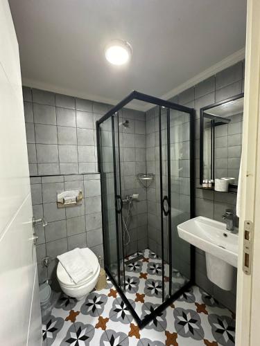 Double Room with Private Bathroom image 5