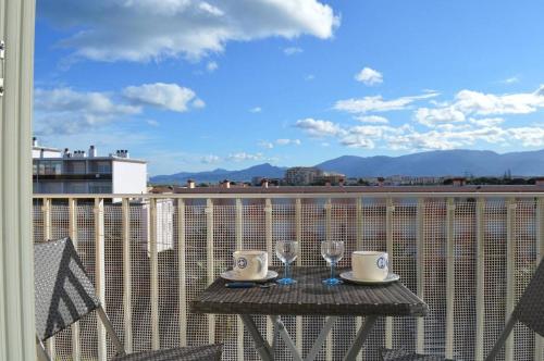 Two-Bedroom Apartment with Sea View image 4