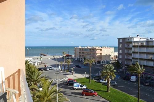 Two-Bedroom Apartment with Sea View image 2
