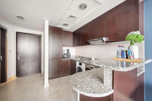 Silkhaus Vacation Homes Cozy Studio at Sky Gardens-Heart of DIFC - image 11