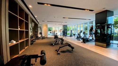 Allsopp & Allsopp - Stylish 1-Bedroom Apartment in Grande Residences Downtown - image 9