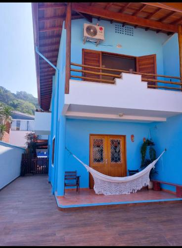 CASA AZUL PISCINA NAS TONINHAs in หาดโตนินยาส