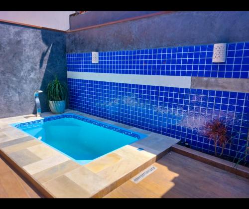 CASA AZUL PISCINA NAS TONINHAs in หาดโตนินยาส