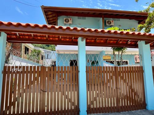 CASA AZUL PISCINA NAS TONINHAs in หาดโตนินยาส