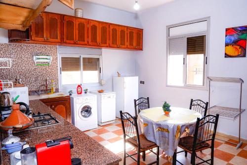 مطبخ, Cozy Host House with 2 air conditioned rooms in Errachidia