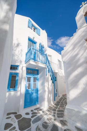 Skepi Boutique Rooms in Mykonos Town 1