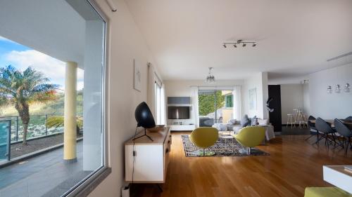 Estrela do Mar - by LovelyStay - Lovely, Sun Filled Villa, Calheta (foto 5)