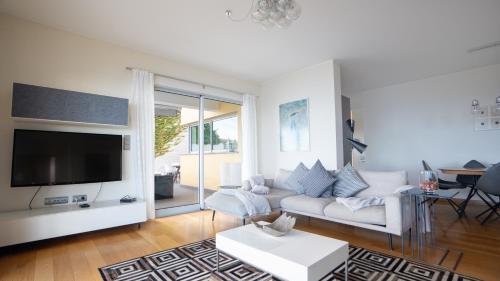 Estrela do Mar - by LovelyStay - Lovely, Sun Filled Villa, Calheta (foto 8)