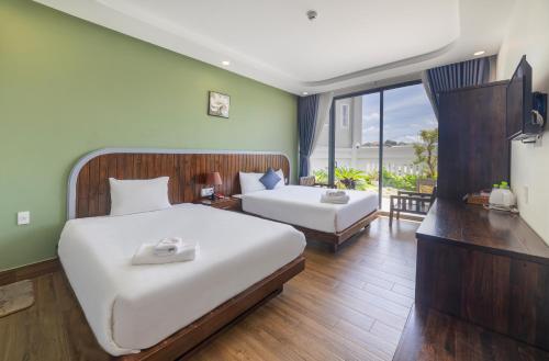 room detail thumbnail 1