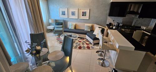 Superb 1 BR apt next to Burj Khalifa and Dubai mall, Dubai (photo 5)