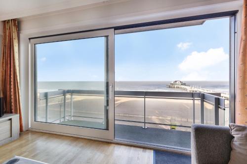 Two-Bedroom Apartment room in Golfbreker 4
