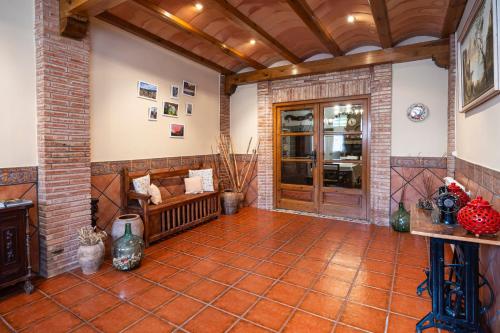 Casa de pueblo con merendero y chimenea. - Albelda de Iregua