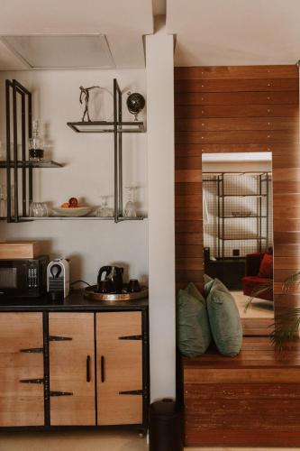 Double Room with Balcony image 10