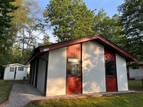wellness bungalow 115 keybox starlink wifi tv airco heater woods pittoresque town lidl restaurant bioresonance P only private cars in Uelsen, Deutschland