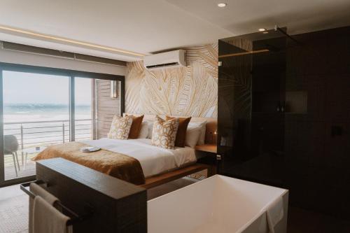 Standard Double Room image 10