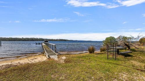 Peninsula at Metung House - access by boat only in เมตุง