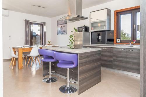 Kitchen, Villa Maslina with private pool on quiet location - by TA Leut Agency in Ninski Stanovi