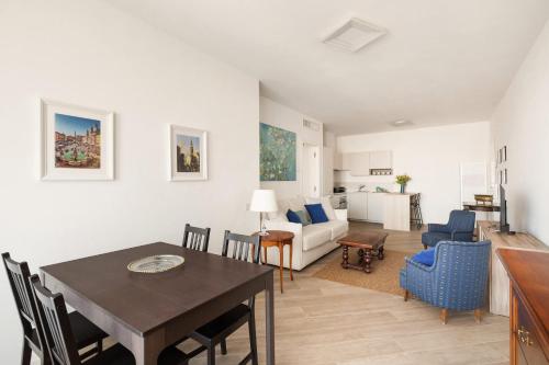 Trastevere Contemporary Apartment - image 5