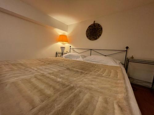 Standard King Room image 4