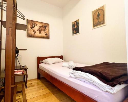 1 twin bed