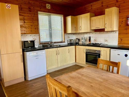 2 bedrooms, 4 beds