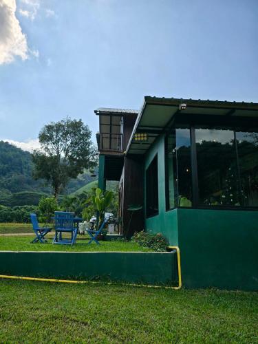 GumbieVillage & FarmStay in แม่อาย